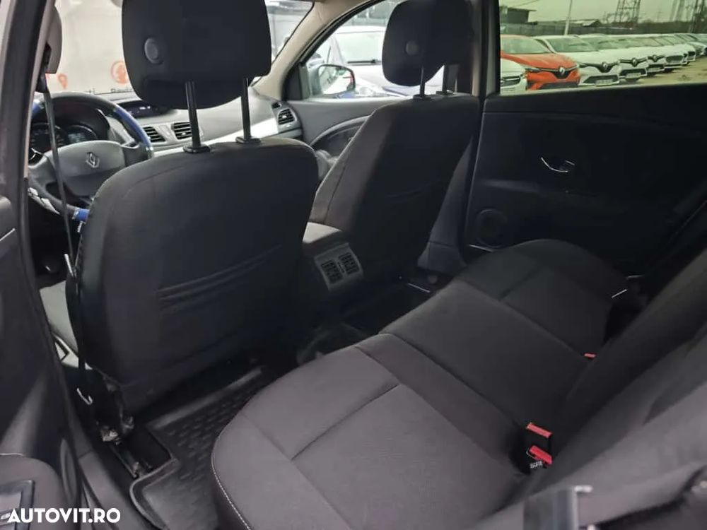 Renault Fluence 1.5dCi Dynamique - 11