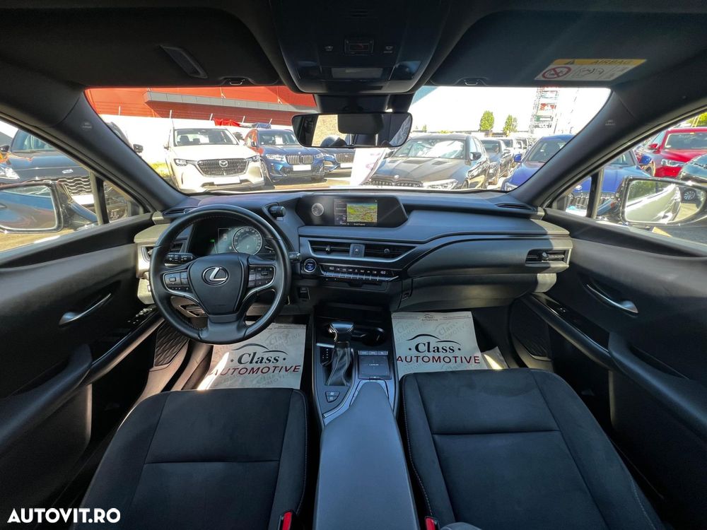 Lexus UX 250h FWD Business - 4
