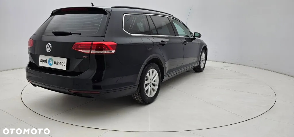Volkswagen Passat - 5