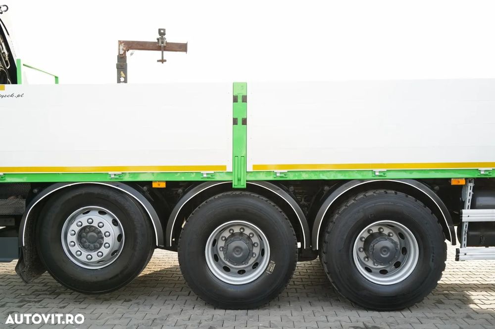 Mercedes-Benz OCS 3240 / 8x4 / LIVRARE - 7,2 M / + HIAB 211 HDS / RADIOCOMANDĂ / ROTATOARE / FURCĂ / PUNCT DE RIDICARE / EURO 6 - 24