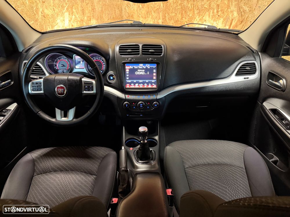 Fiat Freemont 2.0 M-Jet Urban - 20