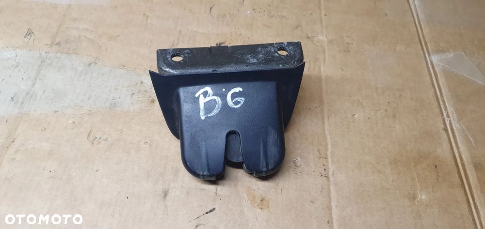 Zamek klapy bagażnika Audi A4 B6 Kombi 8E9827520 - 1