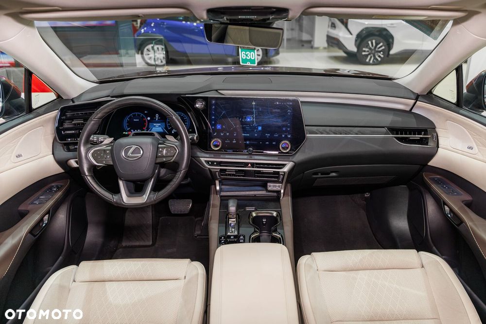 Lexus RX 450h+ Omotenashi - 7