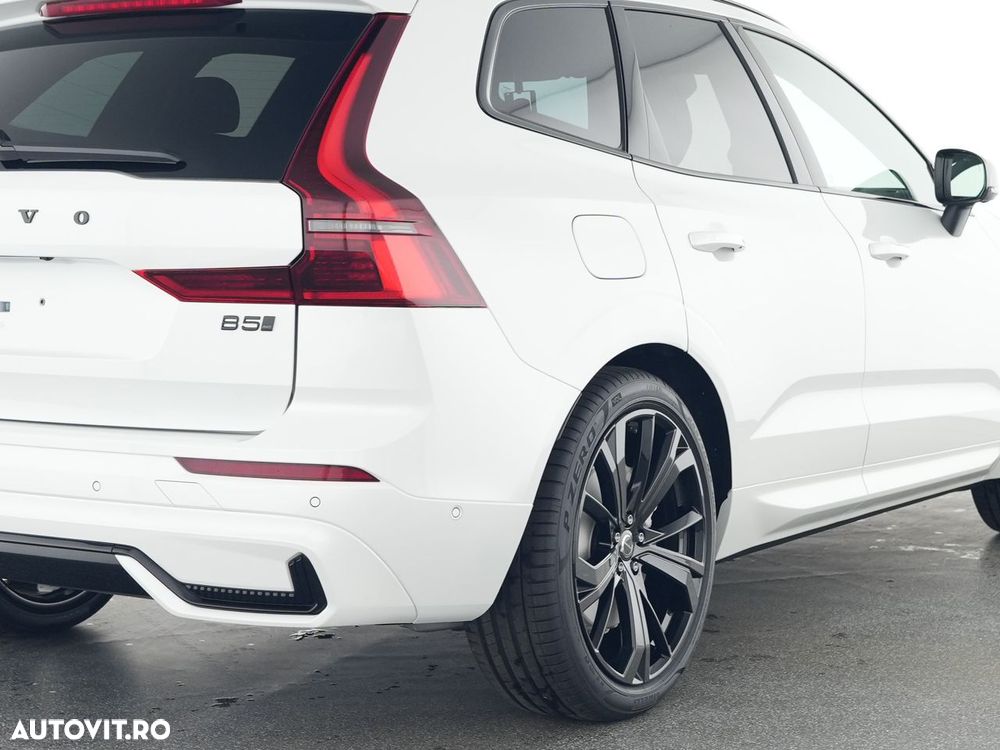 Volvo XC 60 B5 AT AWD MHEV Ultra Black Edition - 5