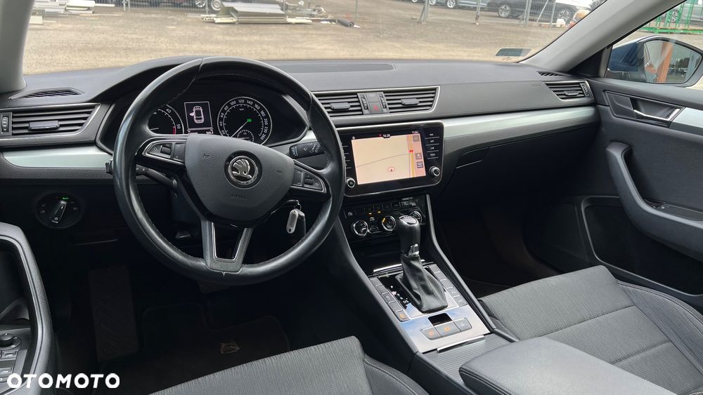 Skoda Superb 2.0 TDI Ambition DSG - 14