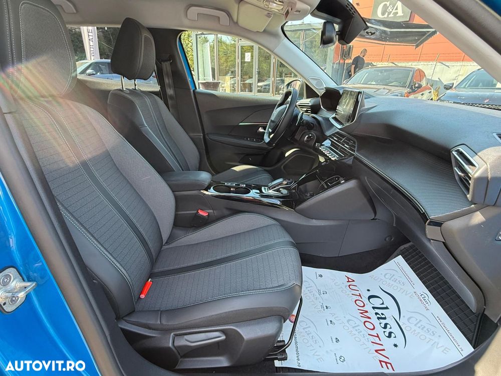Peugeot 2008 1.2 L PureTech STT EAT8 Allure - 22