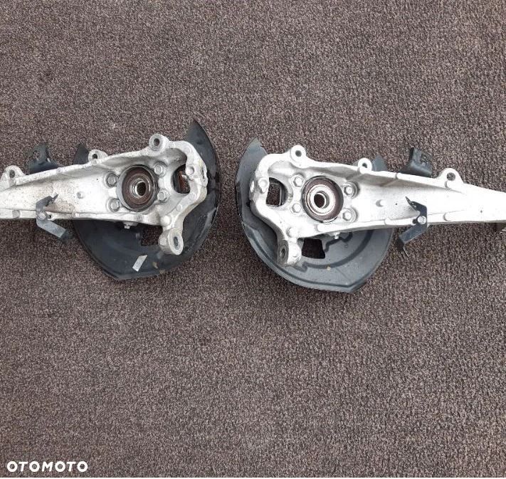 Zwrotnica z Tarcza Kotwiczna prawa i lewa INFINITI Q50 S hybryda - 1