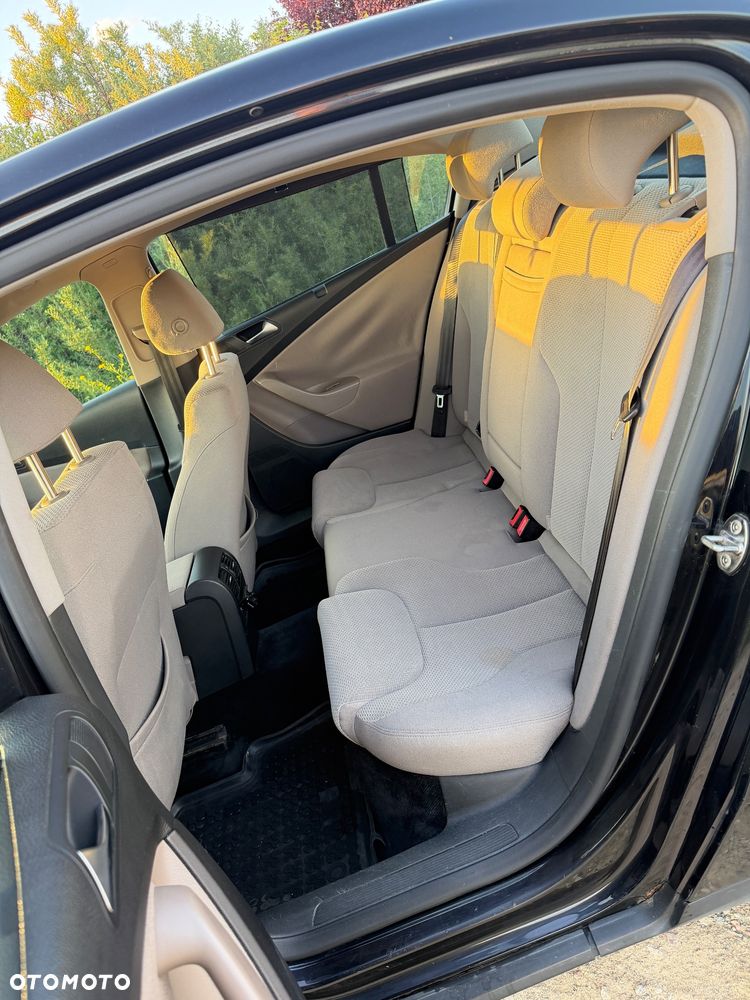 Volkswagen Passat 2.0 TDI DPF Comfortline - 17