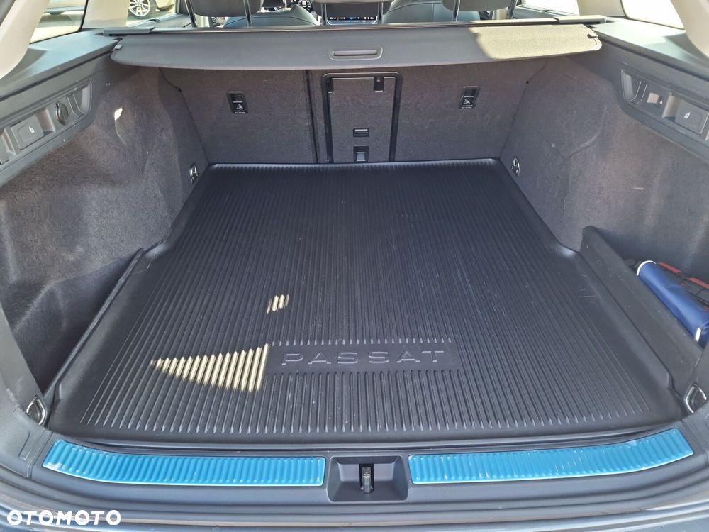 Volkswagen Passat - 21