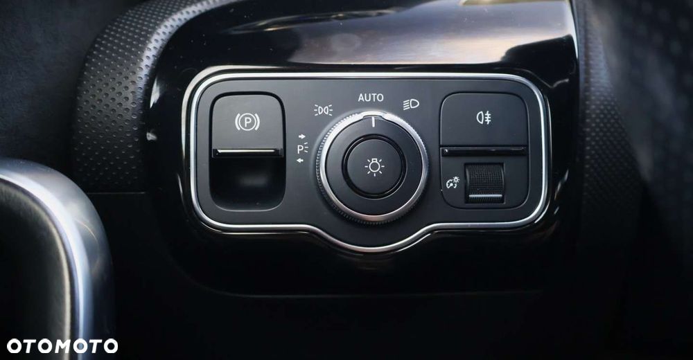 Mercedes-Benz CLA - 34