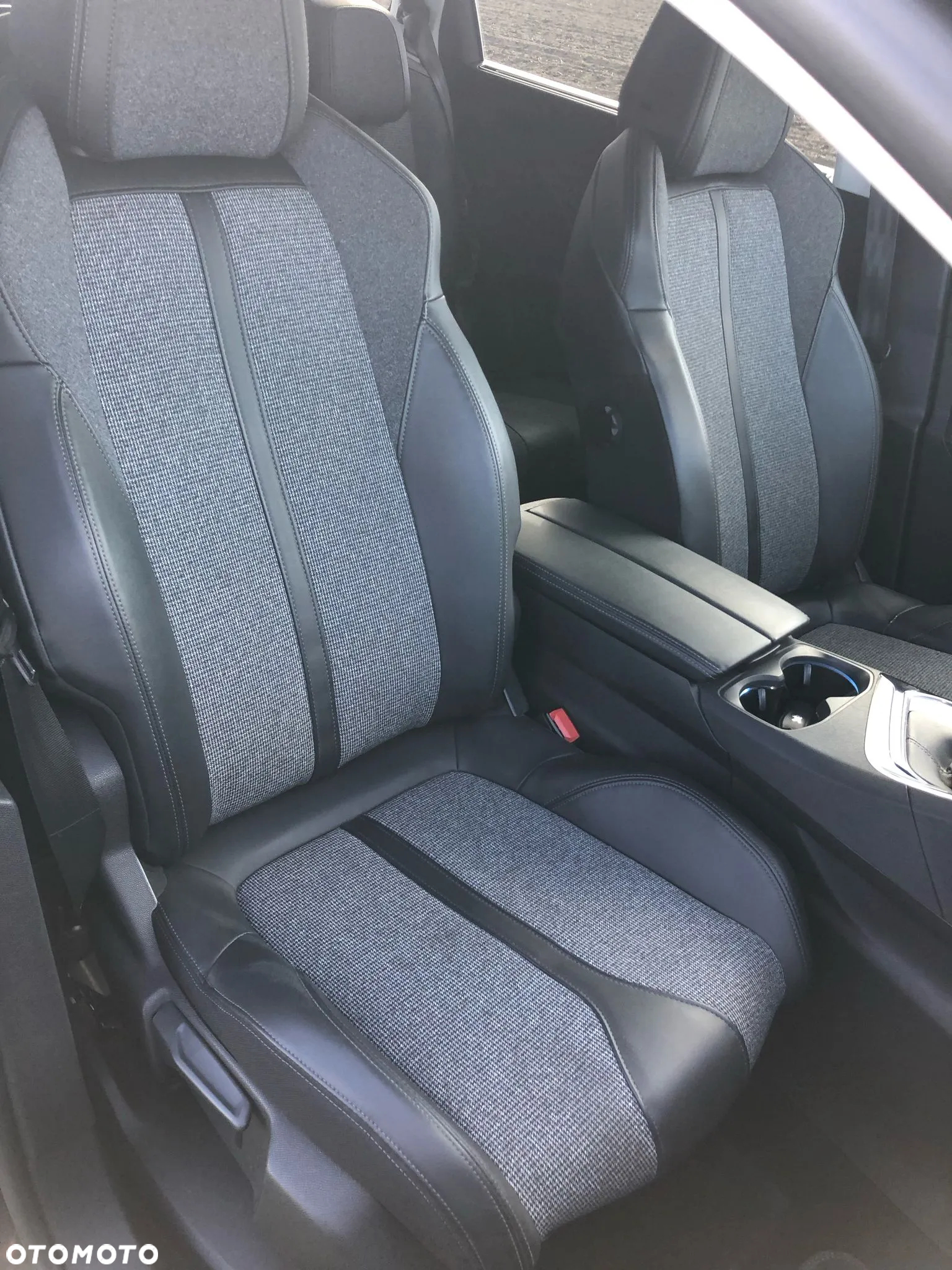 Peugeot 5008 1.5 BlueHDi Allure S&S - 27