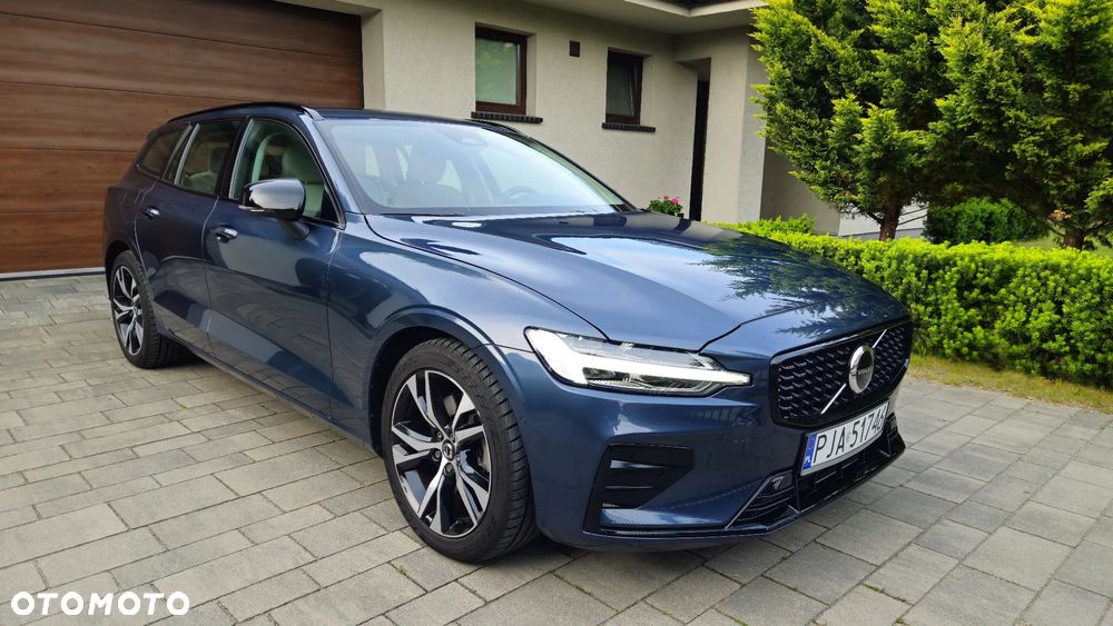 Volvo V60 B3 B Plus Dark - 1