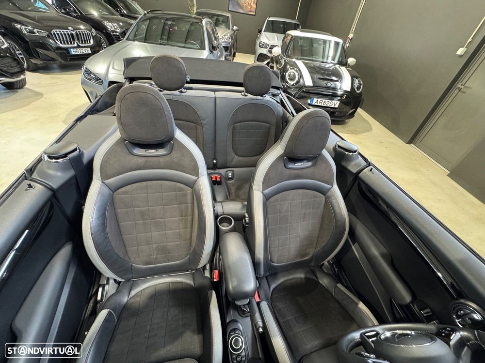 MINI Cabrio Cooper Premium Plus JCW Auto - 24