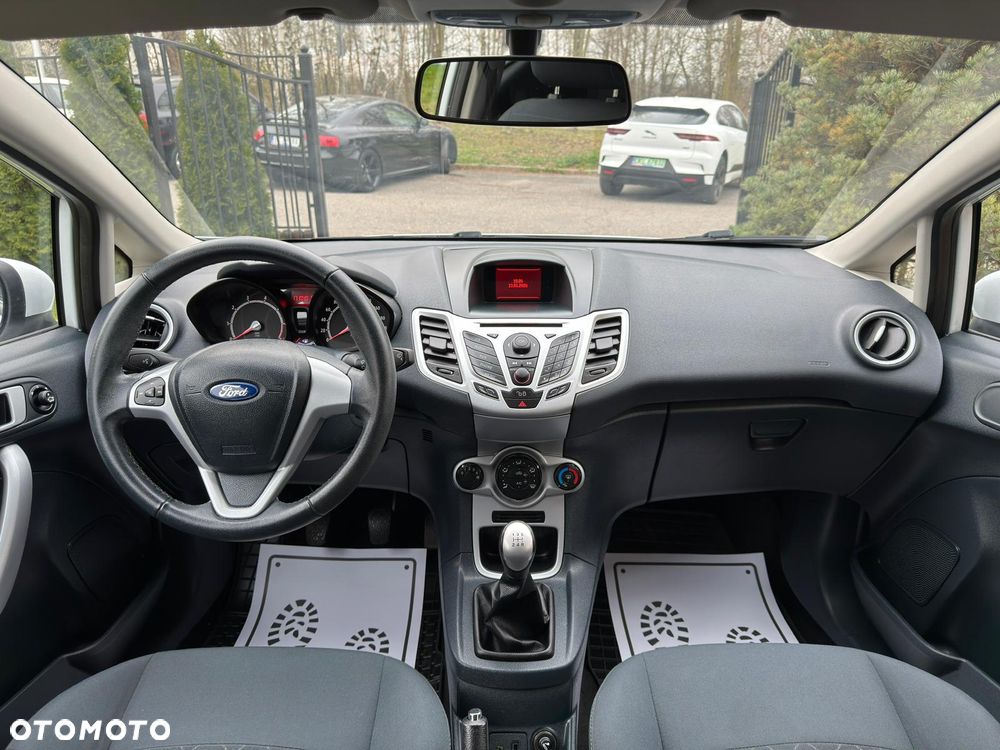 Ford Fiesta - 28
