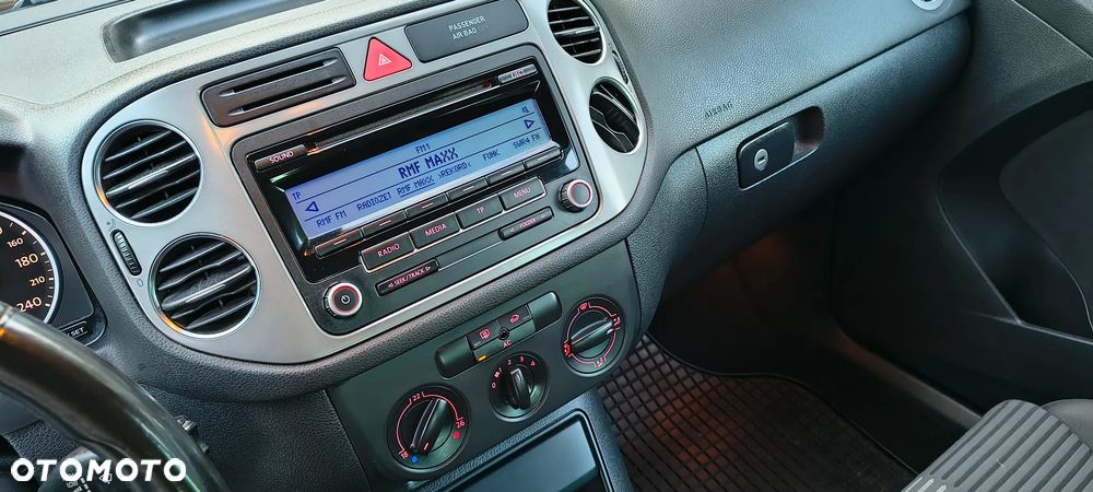 Volkswagen Tiguan 2.0 TDI DPF BlueMotion Technology Trend & Fun - 15