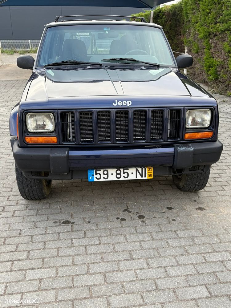 Jeep Cherokee 2.5 TD Sport Oficial - 1