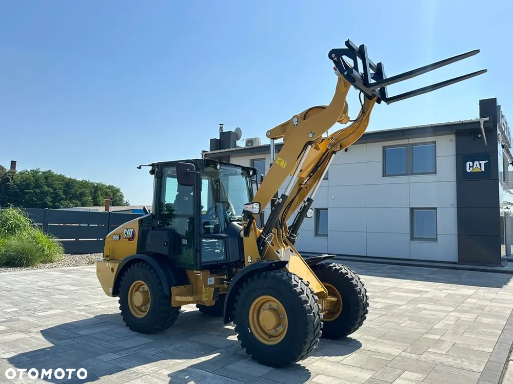 Caterpillar 906 - 4