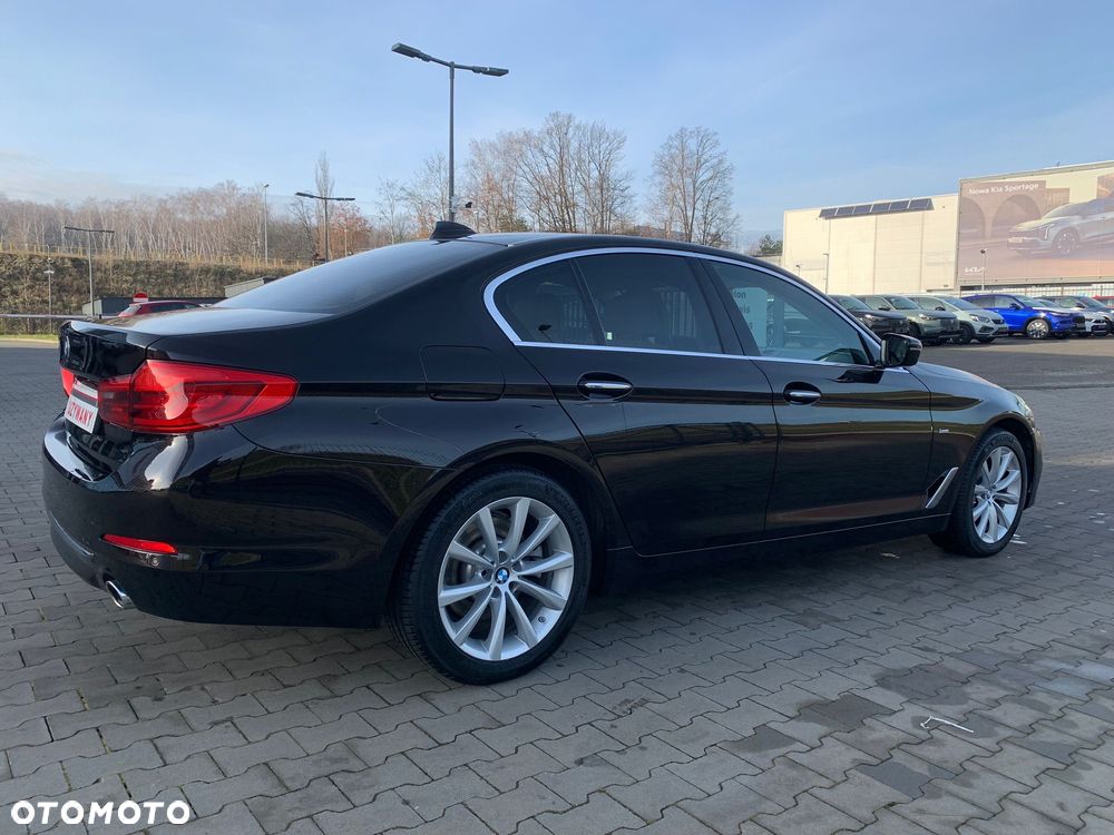 BMW Seria 5 530i GPF xDrive Luxury Line - 5