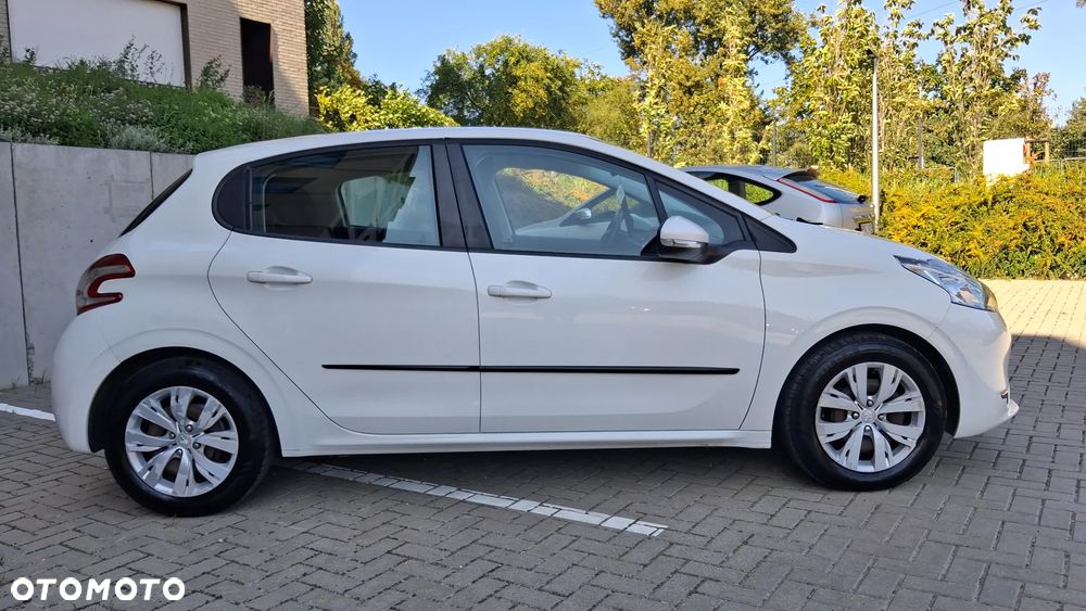 Peugeot 208 2014 photo 4