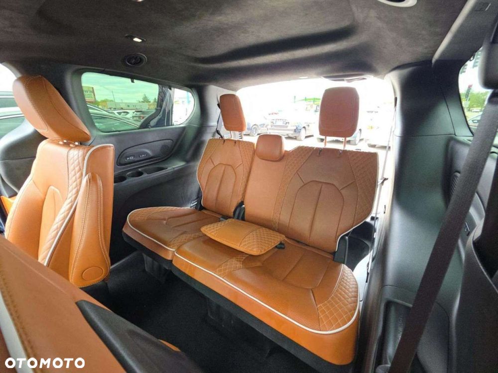 Chrysler Pacifica - 13