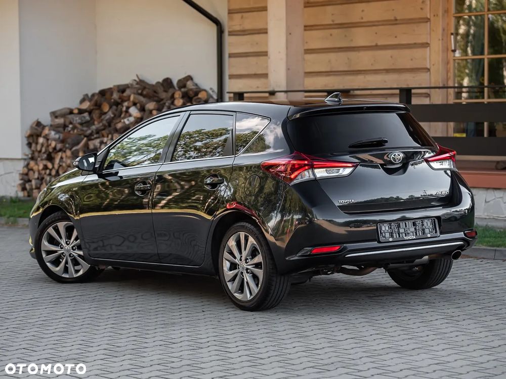 Toyota Auris 1.6 D-4D Design Edition - 12