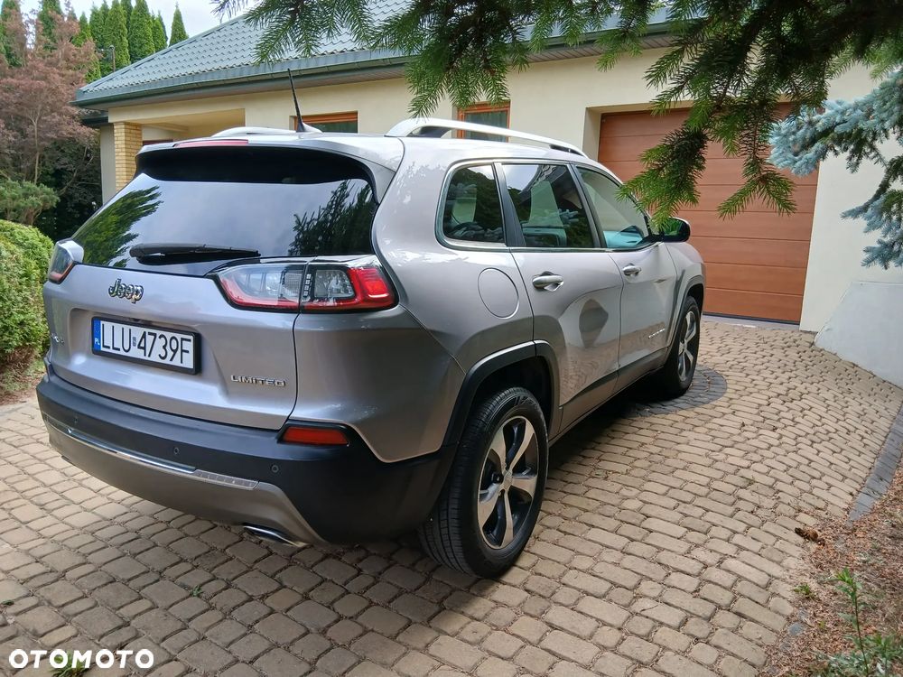 Jeep Cherokee - 16
