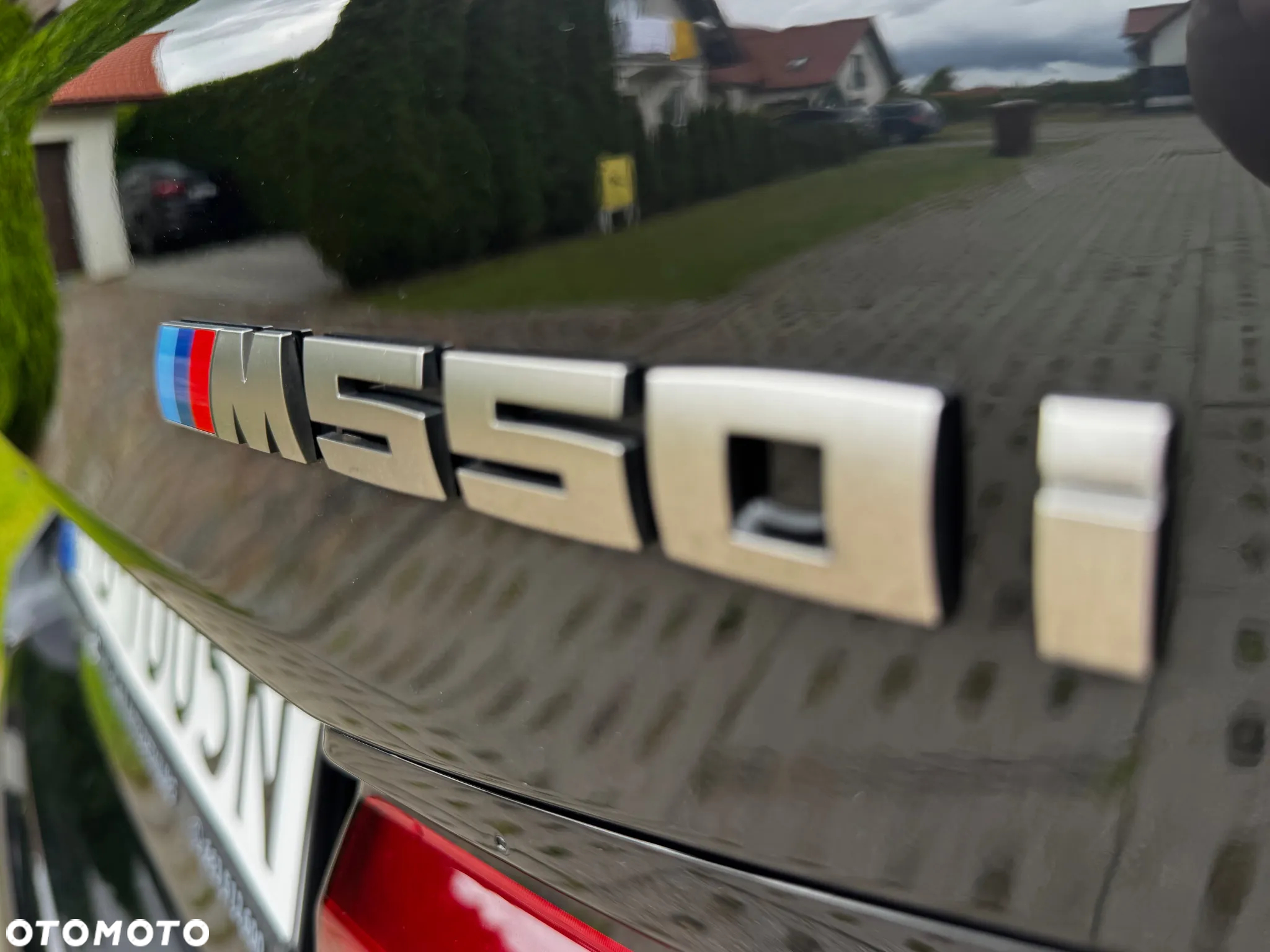 BMW Seria 5 M550i xDrive sport - 10