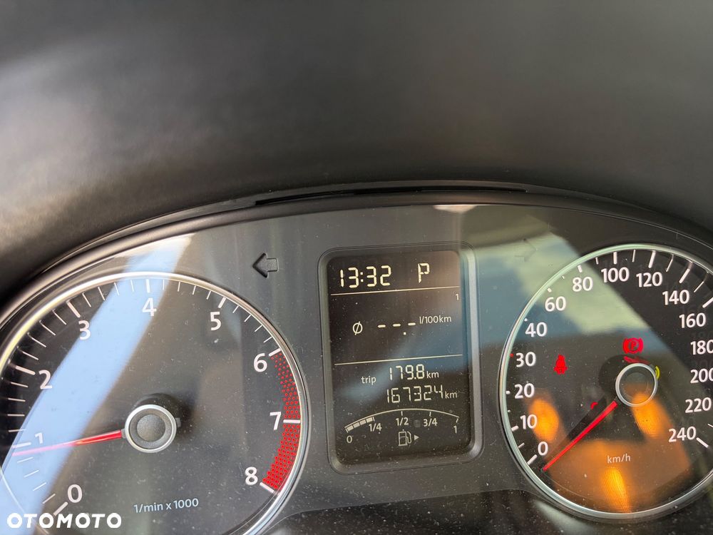 Volkswagen Polo 1.4 16V Trendline DSG - 12