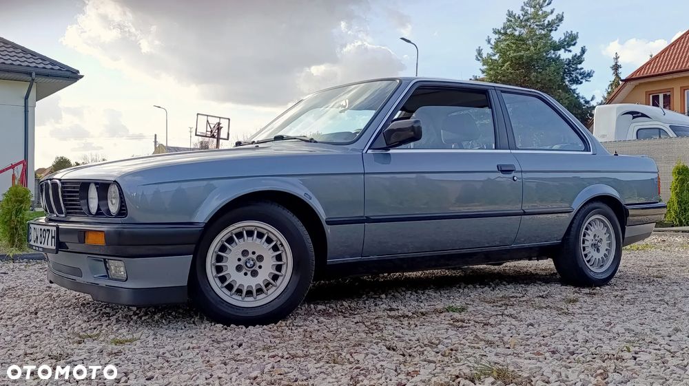 BMW Seria 3 318i - 10