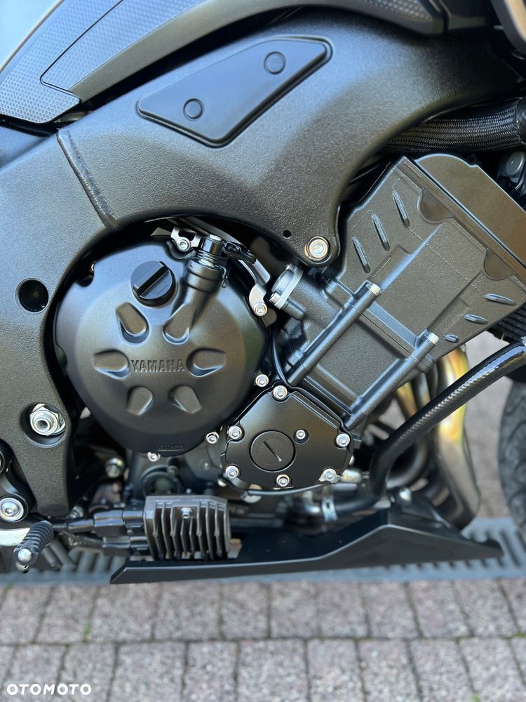 Yamaha FZ8 - 12