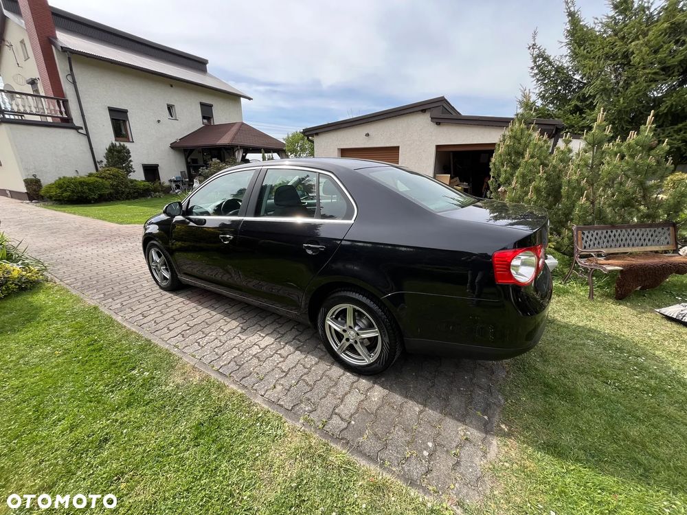 Volkswagen Jetta 1.9 TDI DPF Comfortline - 6