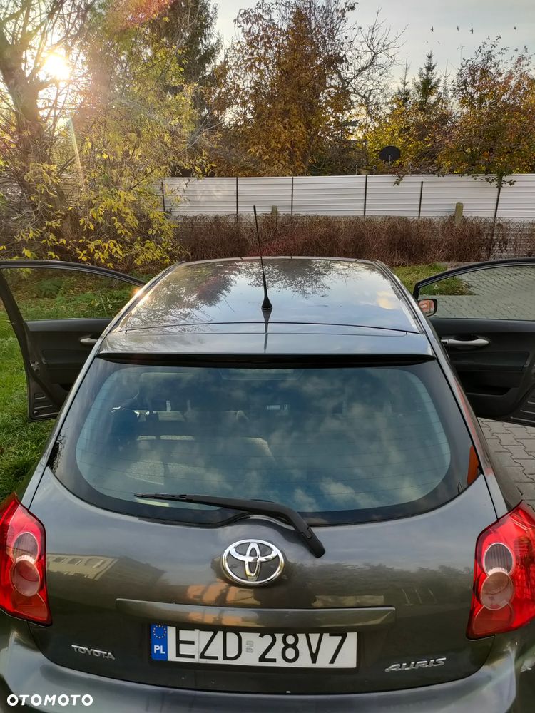 Toyota Auris 2.0 D-4D Sol - 4