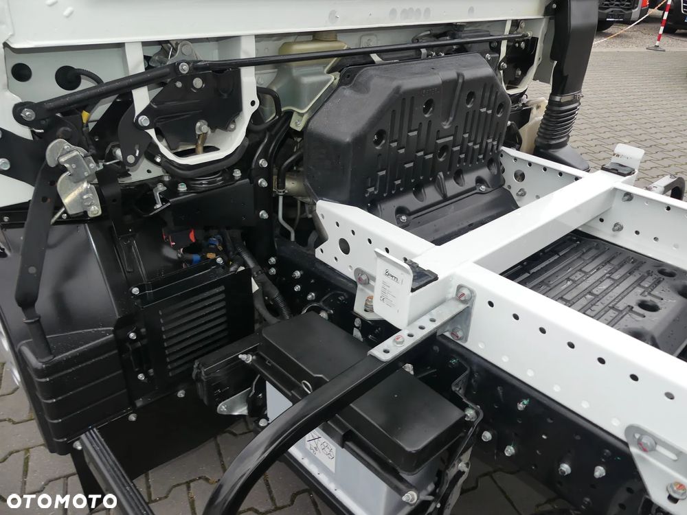 Mitsubishi FUSO CANTER 3C13 / WYWROTKA / SPROWADZONE / 3-OSOBOWE / - 18