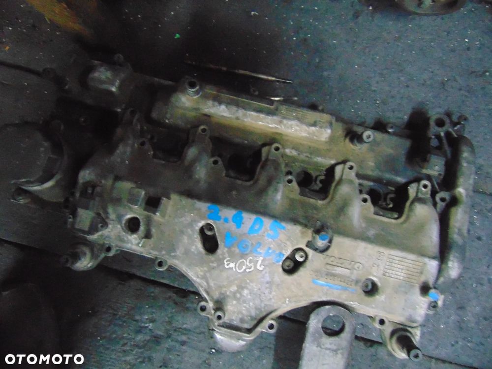 Pokrywa zaworów Volvo v70 2,4 d5 - 3