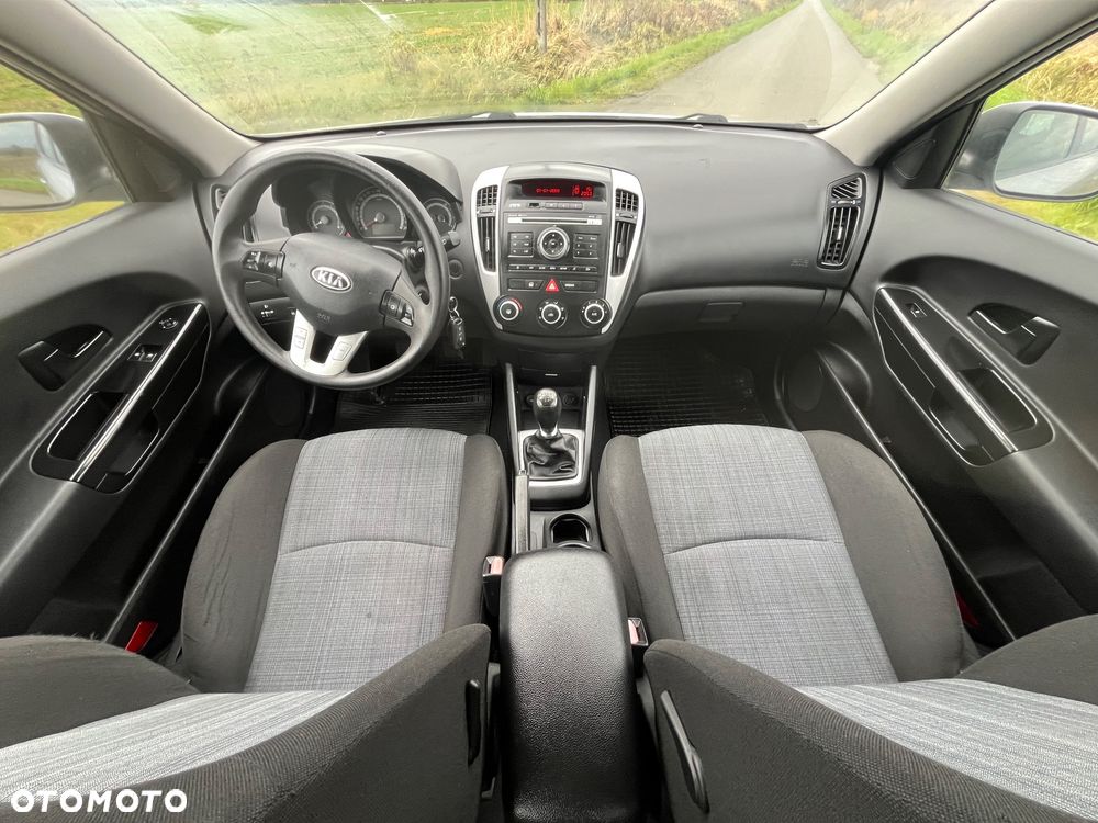 Kia Ceed - 34