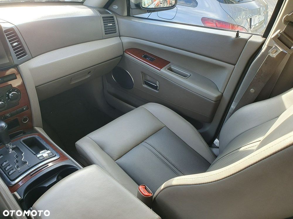 Jeep Grand Cherokee - 13