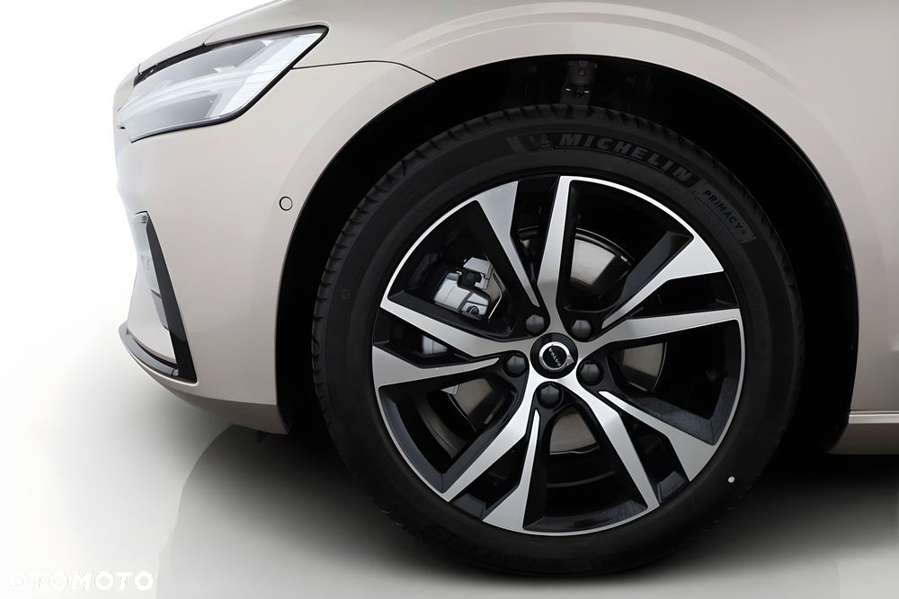 Volvo V60 B4 B Plus Dark - 21