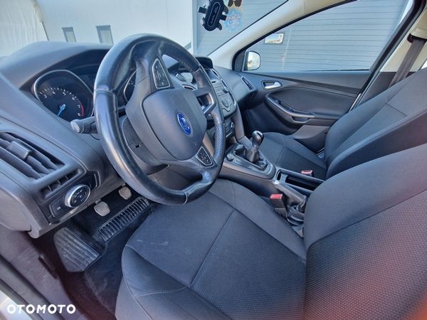 Ford Focus - 8
