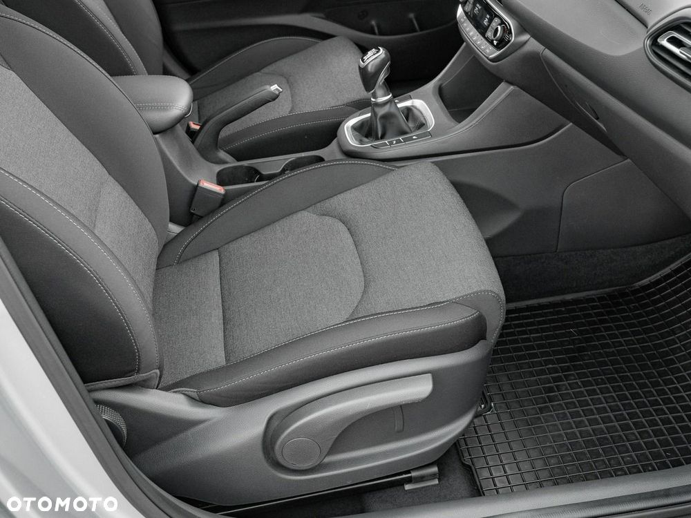Hyundai i30 1.5 DPI Smart - 30