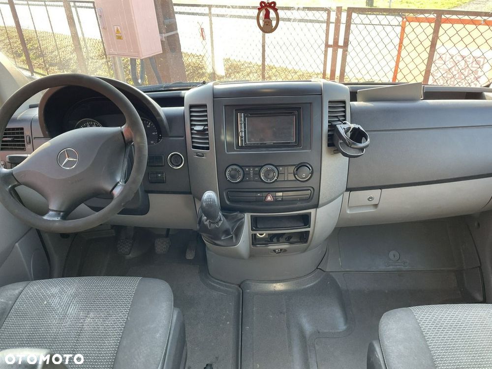 Mercedes-Benz Sprinter - 22