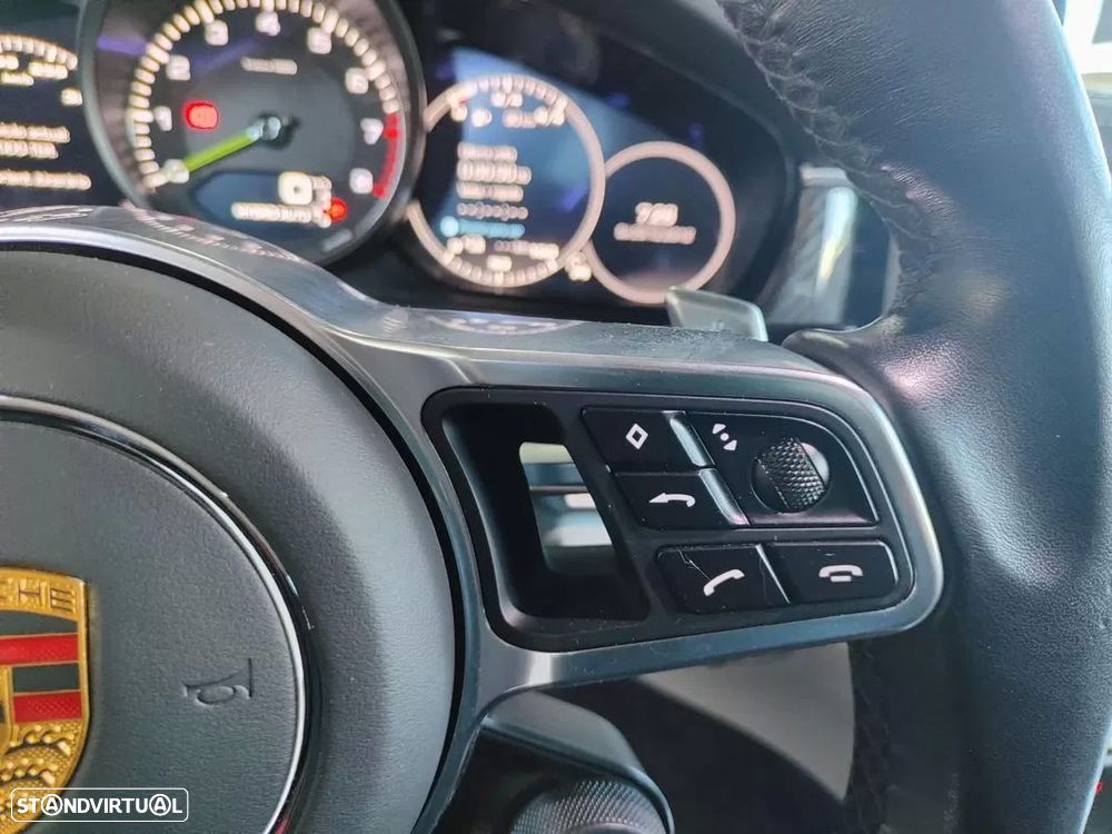 Porsche Panamera 4 E-Hybrid Platinum Edition - 32