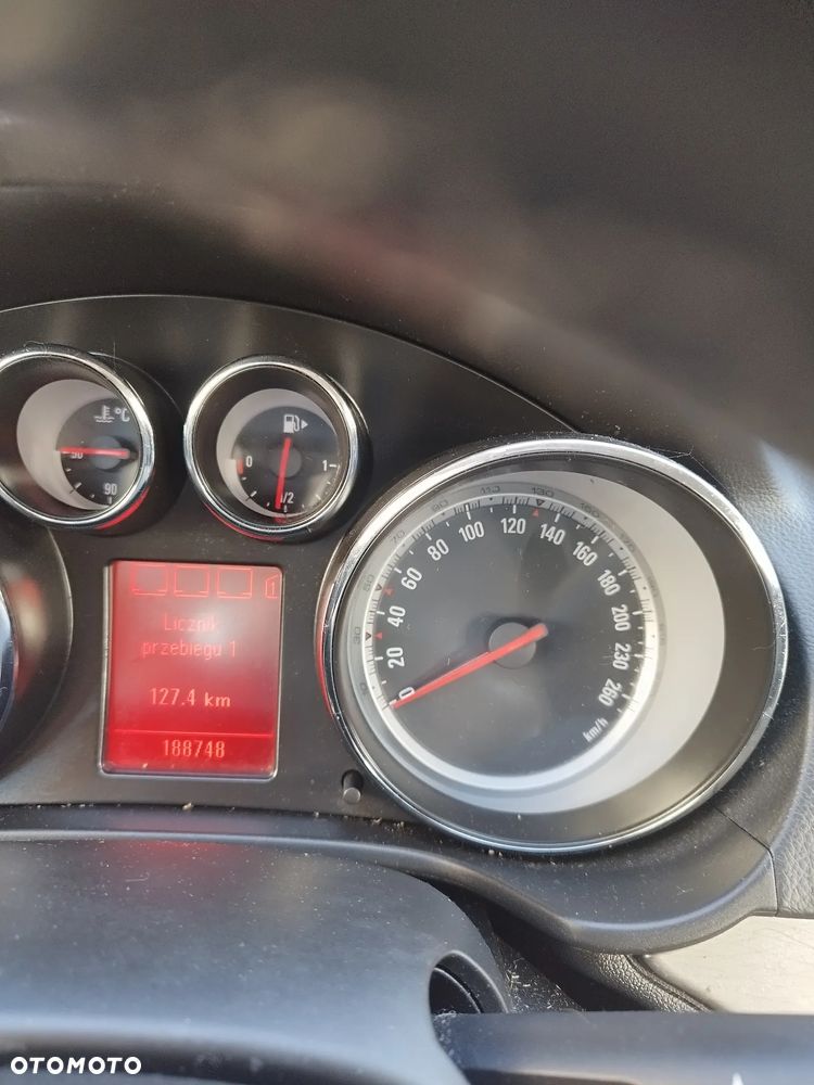 Opel Insignia 1.8 - 3