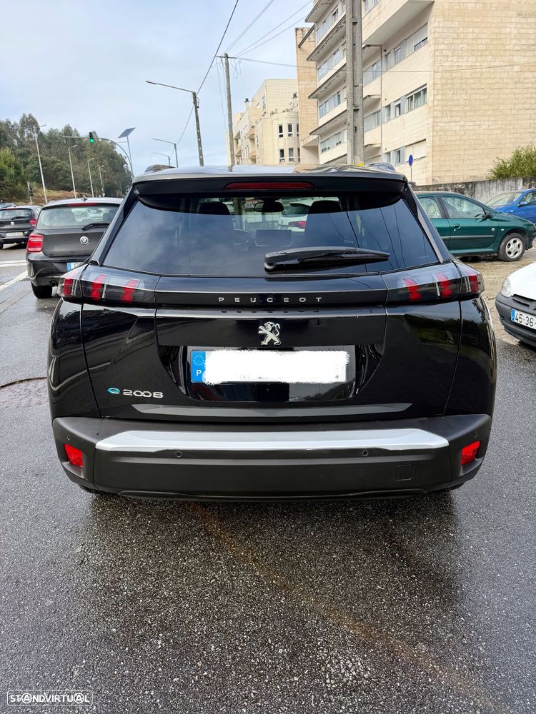 Peugeot e-2008 Allure - 4