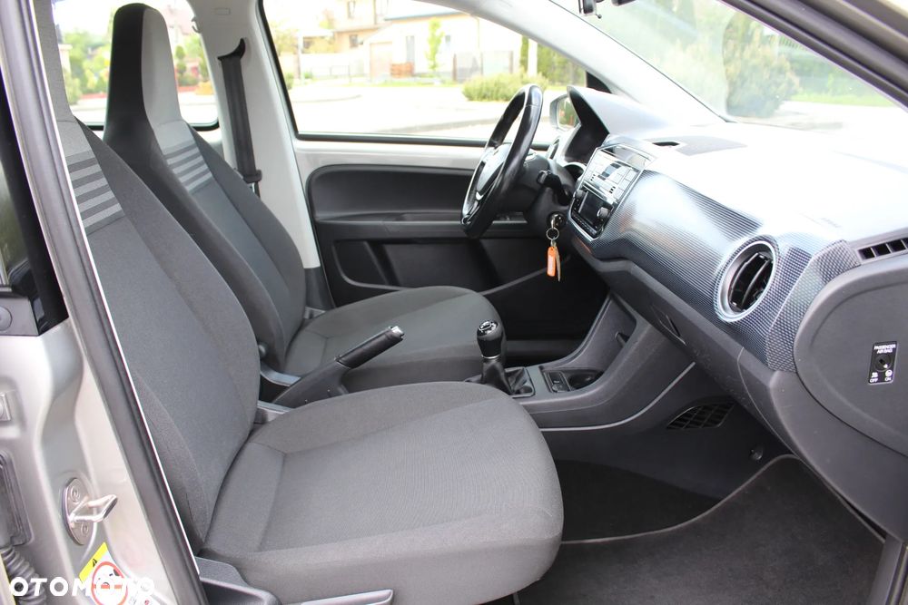 Volkswagen up! United - 8