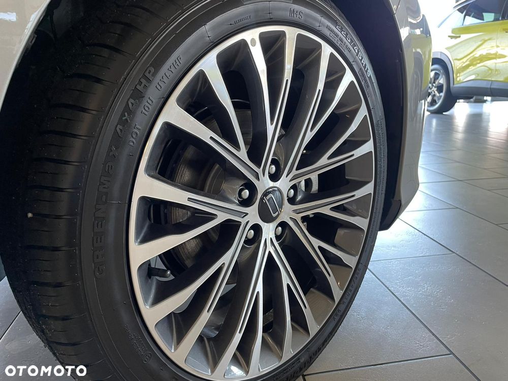 Bestune B70 - 4