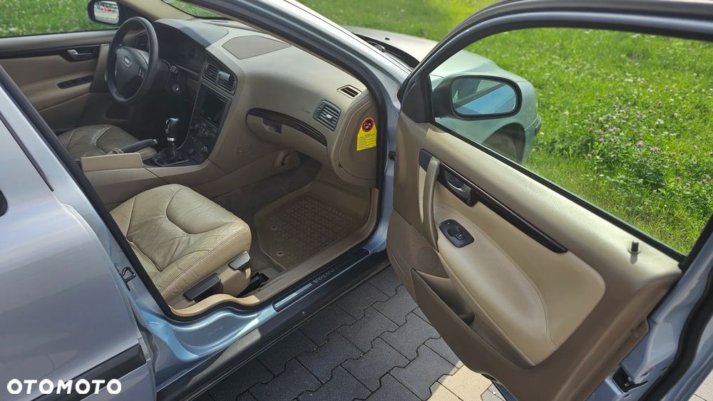 Volvo S60 2.4 Comfort - 22
