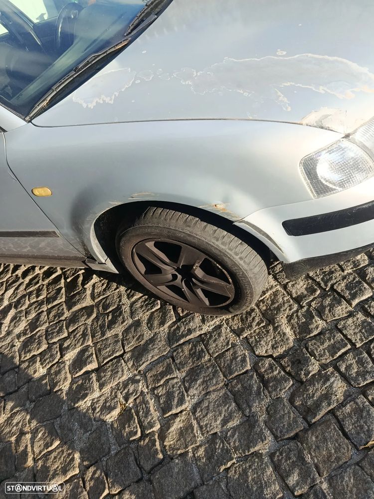 VW Passat 1.9 TDi Confortline - 3