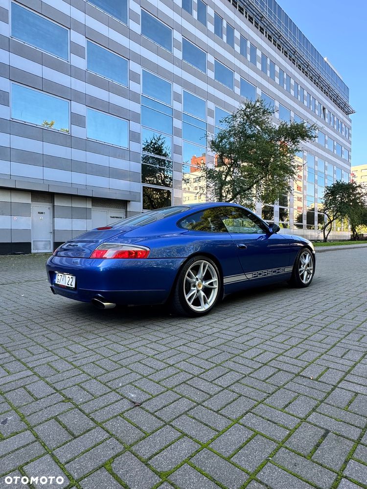 Porsche 911 Carrera - 3