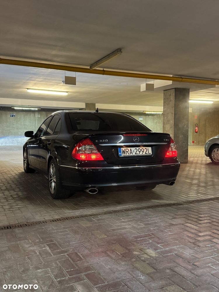 Mercedes-Benz Klasa E 320 CDI 7G-TRONIC Avantgarde - 6