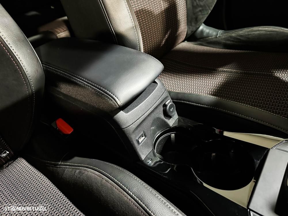DS DS3 Crossback E-TENSE PERFORMANCE LINE + - 31